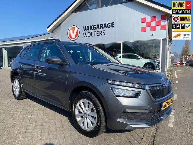 Grijs Gebruikt 2024 Skoda Kamiq Selection SUV | € 26.950 (Eerlijke prijs) - Afbeelding 1/4