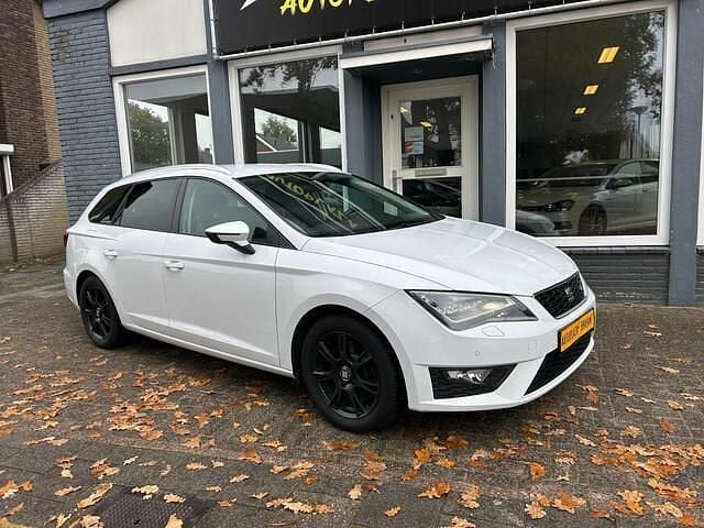 Wit Gebruikt 2017 Seat Leon ST FR Stationwagen | € 13.699 (Super prijs) - Afbeelding 1/4