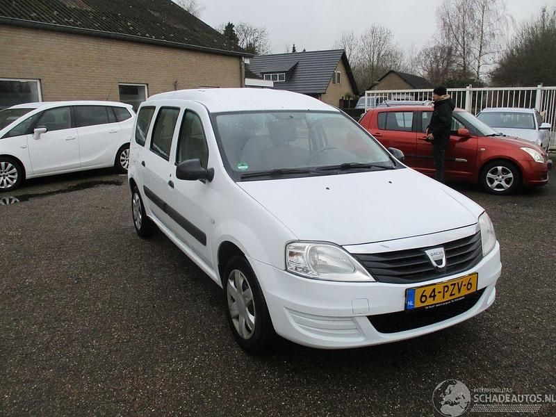 Occasion Dacia Logan MCV Ambiance 84 PK (61 kW) 2011 Wit Stationwagen