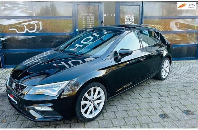 Zwart (metallic) Occasion 2019 Seat Leon FR Hatchback | € 17.950 (Eerlijke prijs) - Afbeelding 1/4