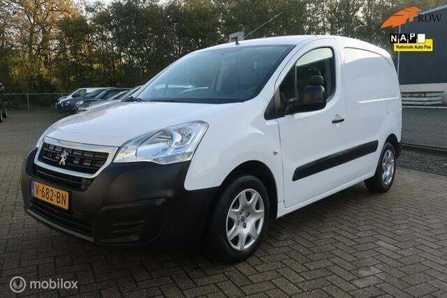 Wit Occasion 2017 Peugeot Partner S MPV | € 6.450 (Goede deal) - Afbeelding 1/4