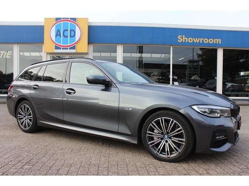 Occasion BMW 330 184 PK (135 kW) 2022 Grijs Stationwagen