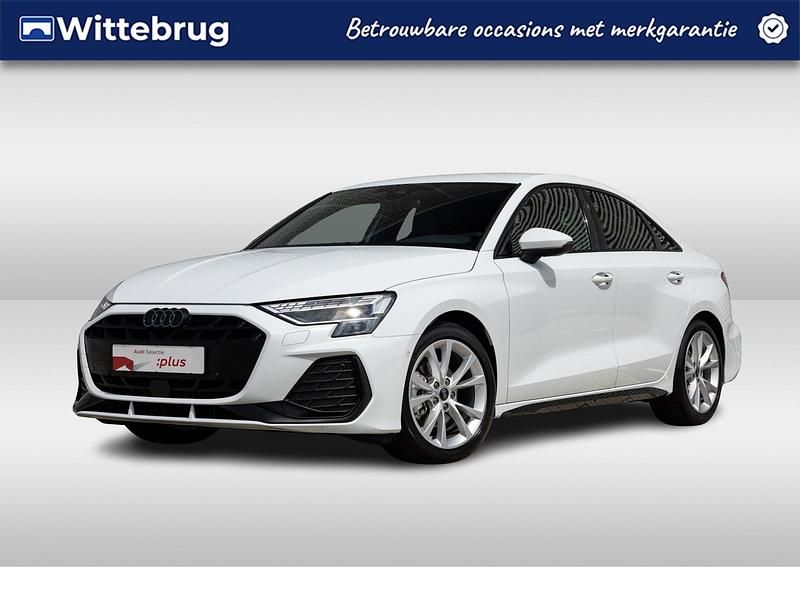 Wit, metallic lak Occasion 2024 Audi A3 S-Line Sedan | € 34.950 (Eerlijke prijs) - Afbeelding 1/3