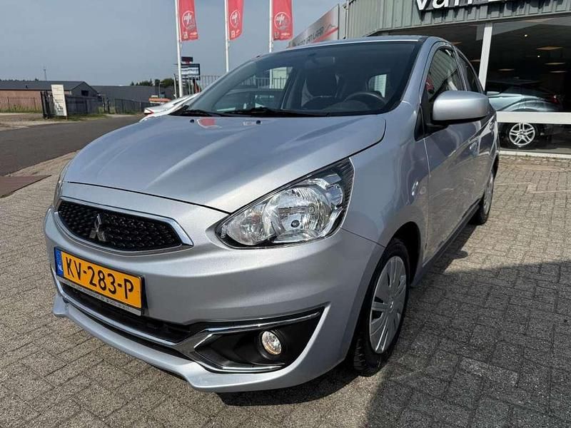 Grijs Gebruikt 2016 Mitsubishi Space Star Hatchback | € 6.795 (Eerlijke prijs) - Afbeelding 1/4