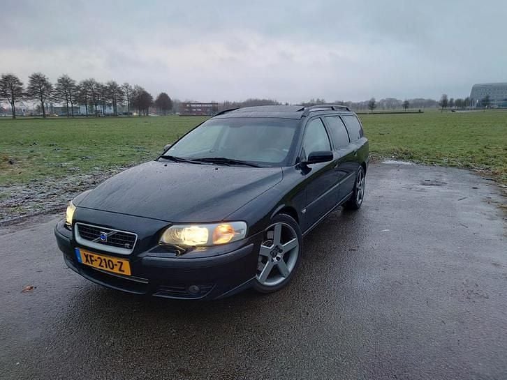 Zwart Occasion 2004 Volvo V70 Stationwagen | € 10.000 (Eerlijke prijs) - Afbeelding 1/4
