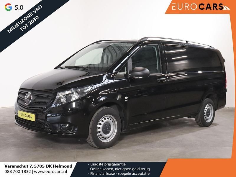 Zwart Gebruikt 2023 Mercedes Vito MPV | € 35.490 (Eerlijke prijs) - Afbeelding 1/4