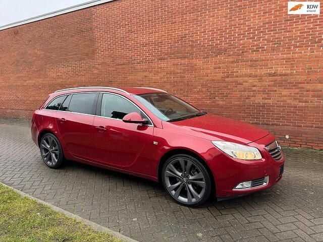 Occasion Opel Insignia Edition 220 PK (161 kW) 2010 Rood Stationwagen