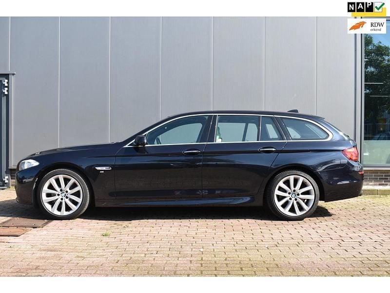 Zwart Gebruikt 2011 BMW 535 Executive Stationwagen | € 12.750 - Afbeelding 1/4