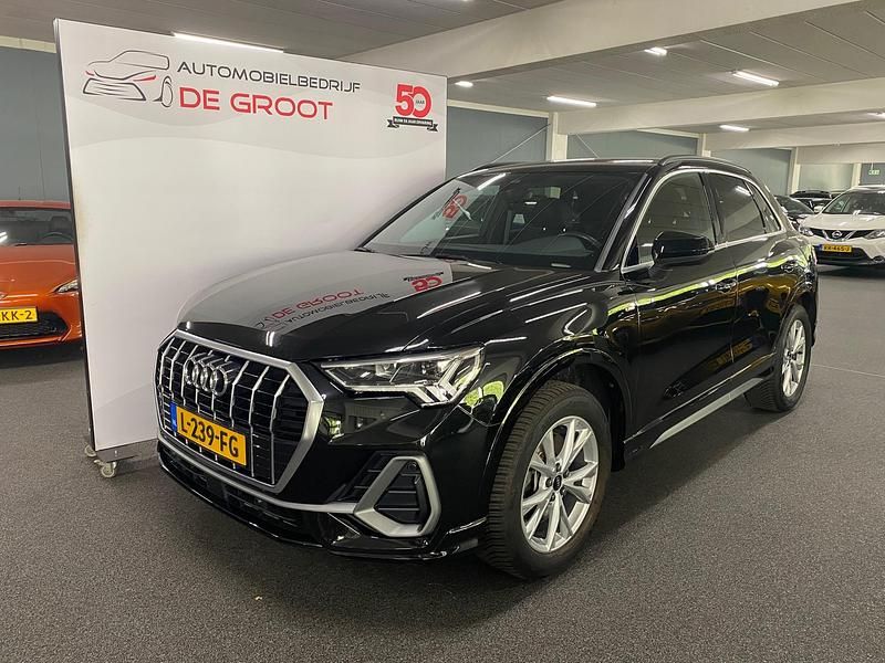 Zwart Gebruikt 2021 Audi Q3 SUV | € 31.950 (Super prijs) - Afbeelding 1/4