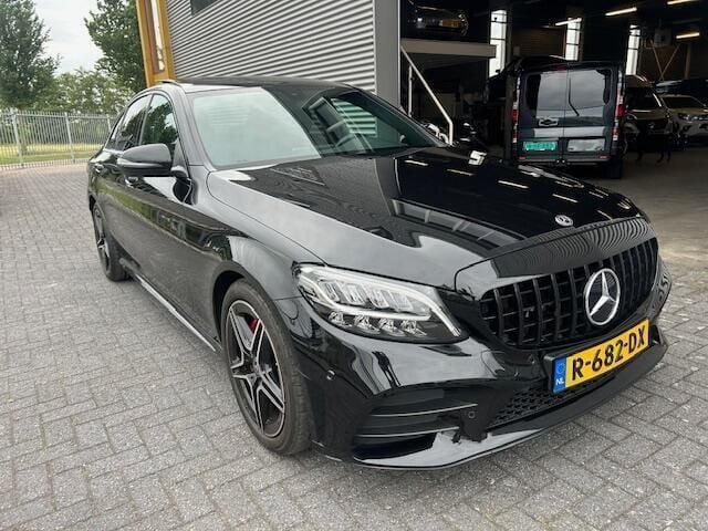 Zwart Gebruikt 2021 Mercedes C180 Advantage Sedan | € 17.850 - Afbeelding 1/4