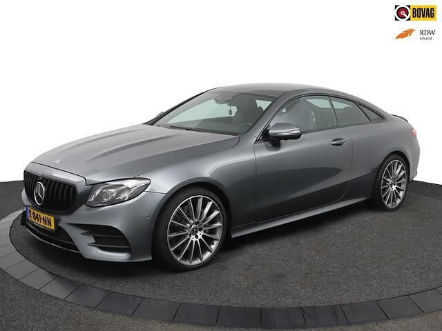 Grijs Occasion 2017 Mercedes E300 Edition 1 Coupé | € 36.498 (Eerlijke prijs) - Afbeelding 1/4