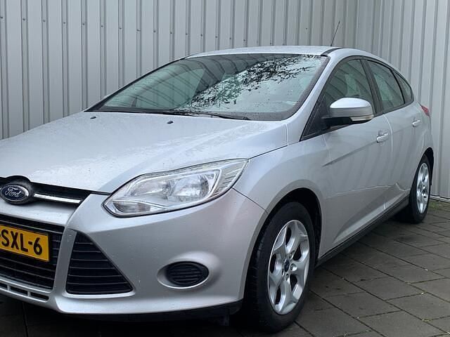 Occasion Ford Focus Trend 105 PK (77 kW) 2011 Grijs (metallic) Hatchback
