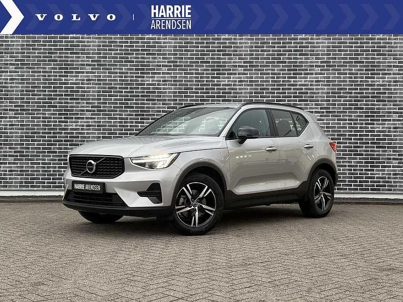 Grijs Gebruikt 2022 Volvo XC40 Plus SUV | € 44.399 (Iets duurder) - Afbeelding 1/4