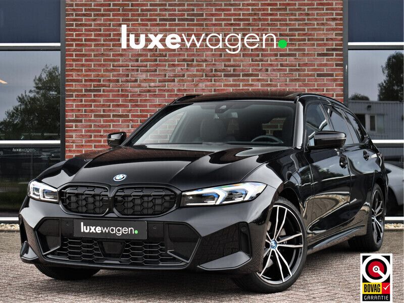 Zwart Gebruikt 2024 BMW 330e M Sport Stationwagen | € 52.900 (Super prijs) - Afbeelding 1/4