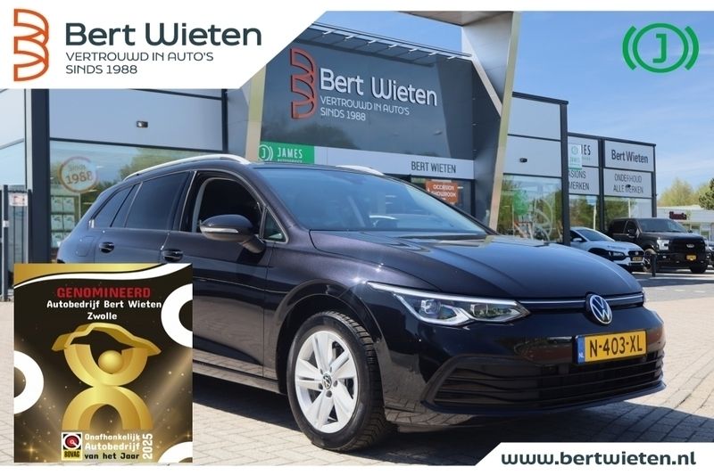 Zwart Gebruikt 2022 VW Golf VIII Stationwagen | € 24.290 (Iets duurder) - Afbeelding 1/3