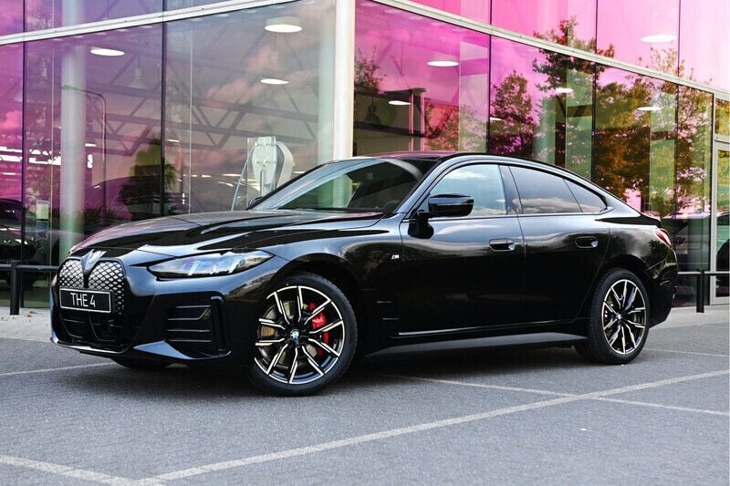 Zwart Nieuw 2025 BMW i4 Comfort Edition Sedan | € 70.917 (Goede deal) - Afbeelding 1/4