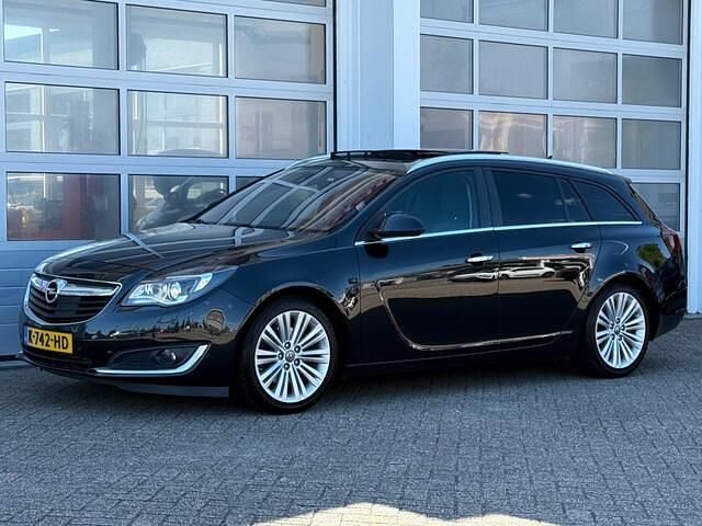 Occasion Opel Insignia Cosmo 251 PK (184 kW) 2014 Zwart (metallic) Stationwagen