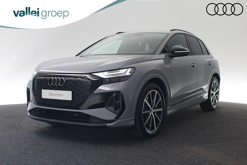 Grijs Nieuw 2025 Audi Q4 e-tron SUV | € 56.840 - Afbeelding 1/4