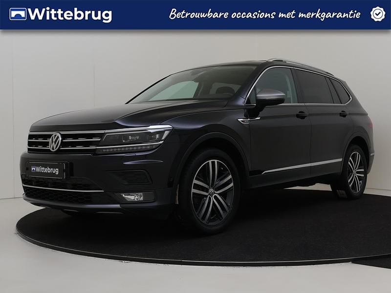 Zwart Occasion 2018 VW Tiguan Highline SUV | € 32.925 (Iets duurder) - Afbeelding 1/3