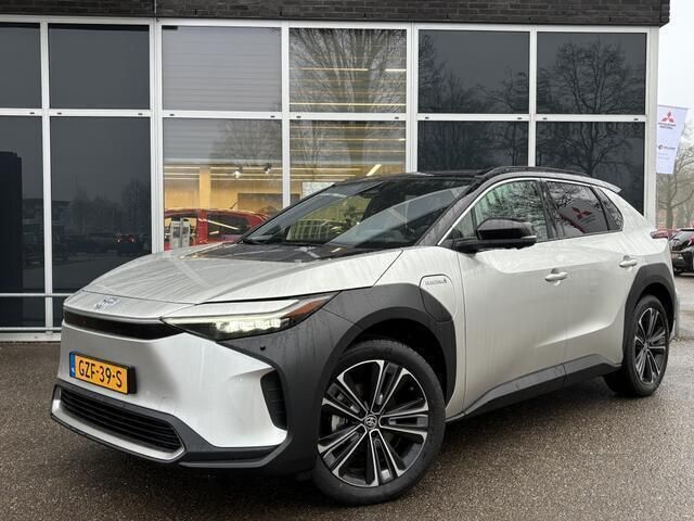 Grijs Gebruikt 2024 Toyota bZ4X Premium SUV | € 49.900 - Afbeelding 1/4