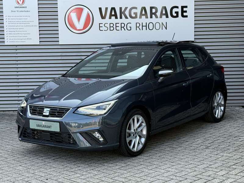 Grijs Gebruikt 2022 Seat Ibiza FR Hatchback | € 21.950 (Eerlijke prijs) - Afbeelding 1/4