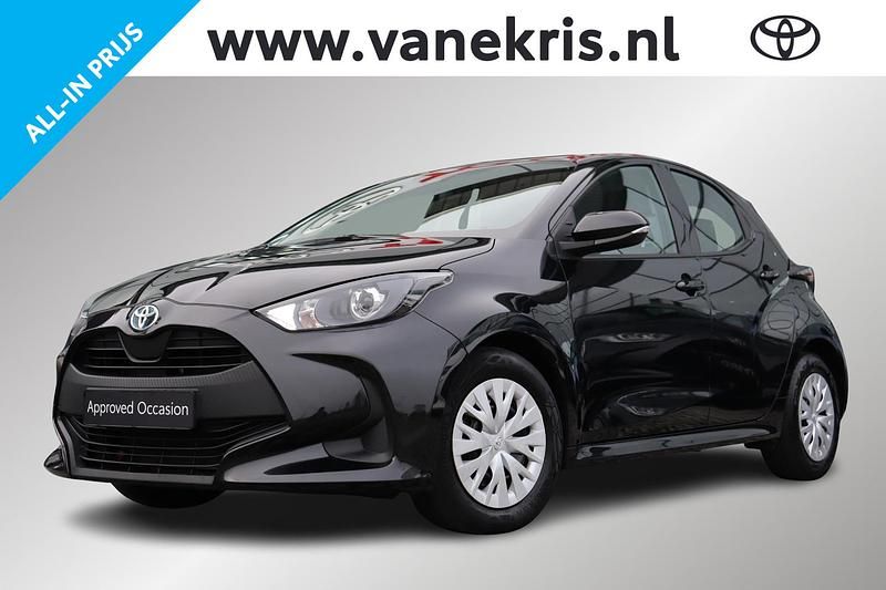 Zwart Occasion 2022 Toyota Yaris Hybrid Active Hatchback | € 20.800 (Eerlijke prijs) - Afbeelding 1/4