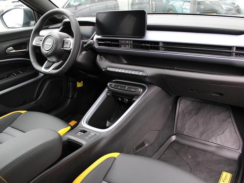 Nieuw Jeep Avenger North 145 PK (106 kW) 2026 Grijs SUV