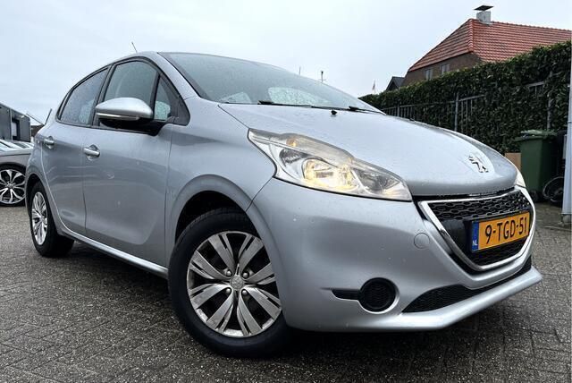 Grijs Gebruikt 2012 Peugeot 208 Allure Hatchback | € 2.999 (Iets duurder) - Afbeelding 1/4
