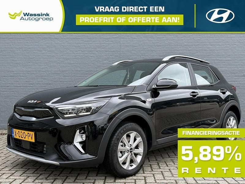 Zwart Gebruikt 2024 Kia Stonic SUV | € 26.235 (Eerlijke prijs) - Afbeelding 1/4