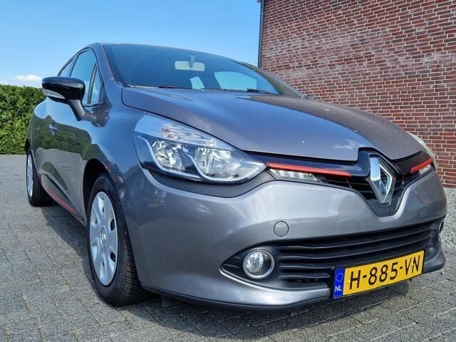 Grijs Gebruikt 2013 Renault Clio IV Expression Hatchback | € 5.500 (Eerlijke prijs) - Afbeelding 1/4