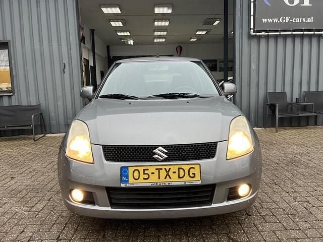 Occasion Suzuki Swift 93 PK (68 kW) 2007 Grijs Hatchback