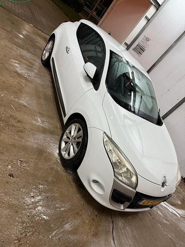 Gebruikt 2010 Renault Mégane III | € 2.900 (Goede deal) - Afbeelding 1/4