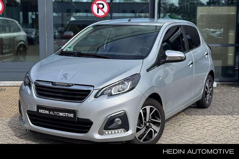 Grijs Gebruikt 2021 Peugeot 108 Allure Hatchback | € 11.445 (Eerlijke prijs) - Afbeelding 1/3
