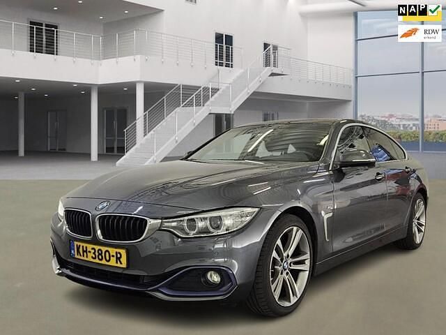 Grijs Gebruikt 2016 BMW 418 Executive Coupé | € 9.999 - Afbeelding 1/4
