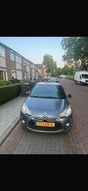 Grijs Gebruikt 2010 Citroën DS3 So Chic Hatchback | € 4.500 (Eerlijke prijs) - Afbeelding 1/4