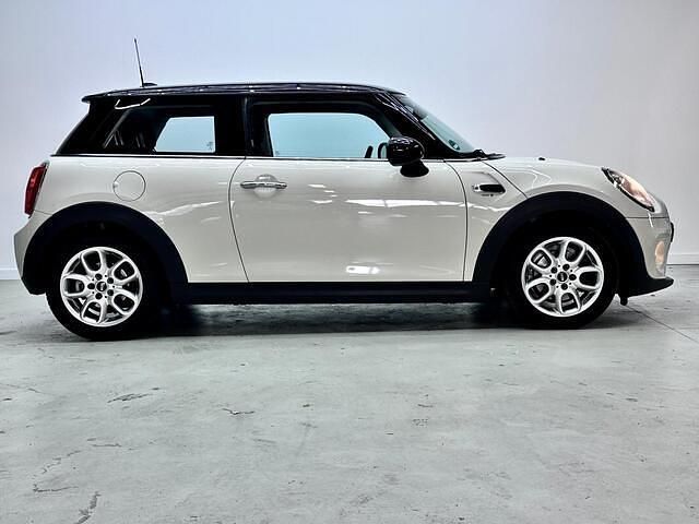 Occasion Mini Cooper Business 136 PK (100 kW) 2017 Wit Hatchback
