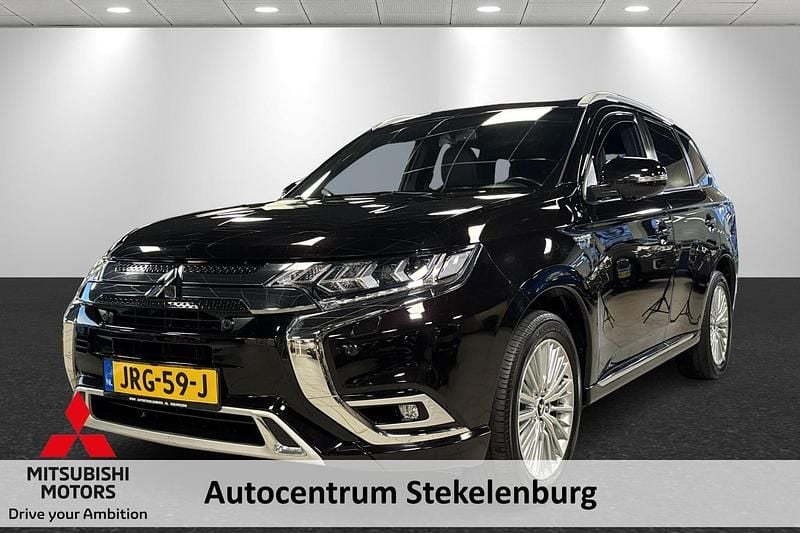 Zwart Gebruikt 2018 Mitsubishi Outlander P-HEV Edition SUV | € 21.540 (Eerlijke prijs) - Afbeelding 1/4