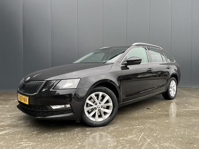 Zwart Gebruikt 2019 Skoda Octavia Business Line Stationwagen | € 13.945 (Eerlijke prijs) - Afbeelding 1/4