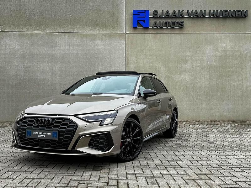 Daytona grey Gebruikt 2021 Audi A3 Sportback e-tron S-Line Hatchback | € 41.950 - Afbeelding 1/4