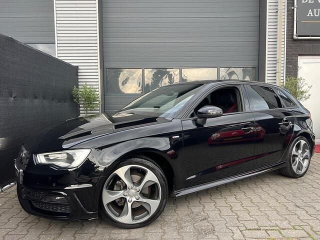 Zwart Gebruikt 2015 Audi A3 Sportback Exclusive Hatchback | € 14.950 (Eerlijke prijs) - Afbeelding 1/4