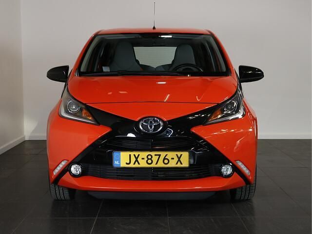 Occasion Toyota Aygo X-cite 69 PK (50 kW) 2015 Oranje Hatchback