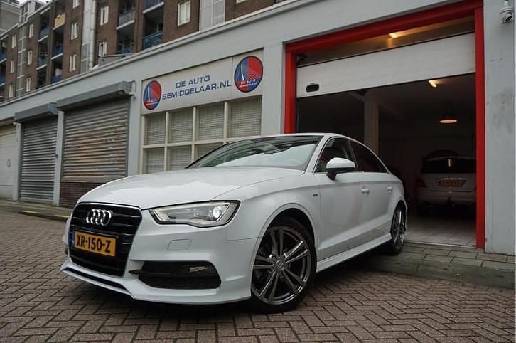 Wit Gebruikt 2014 Audi A3 S-Line Sedan | € 12.940 (Eerlijke prijs) - Afbeelding 1/4