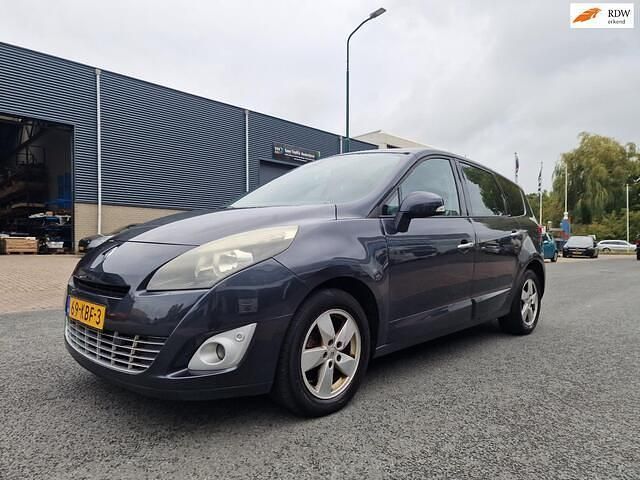 Grijs Occasion 2009 Renault Grand Scénic III Dynamique MPV | € 1.950 (Eerlijke prijs) - Afbeelding 1/4