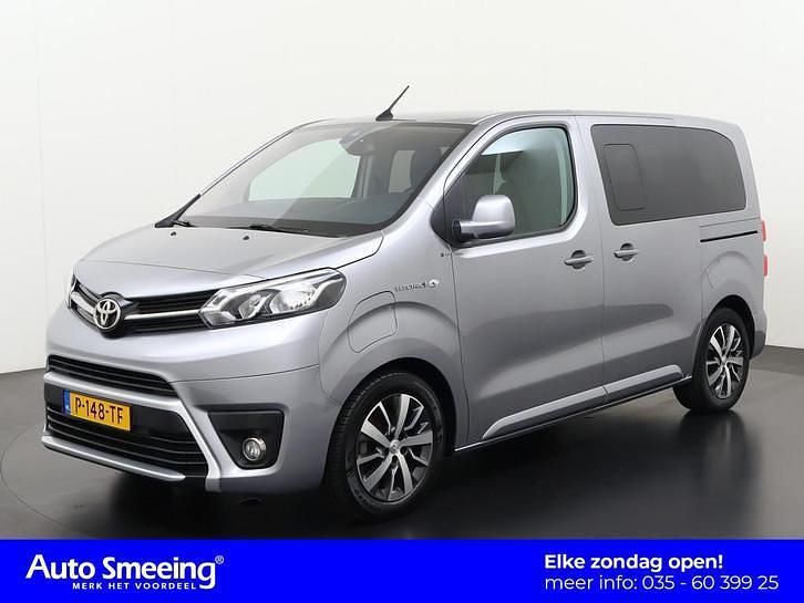 Grijs Occasion 2022 Toyota Proace Verso Executive Stationwagen | € 28.945 (Eerlijke prijs) - Afbeelding 1/4