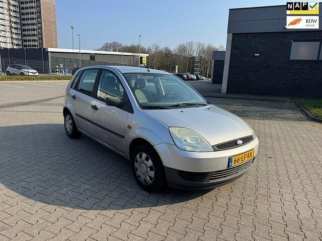 Occasion Ford Fiesta Ambiente 69 PK (50 kW) 2002 Grijs (metallic) Hatchback