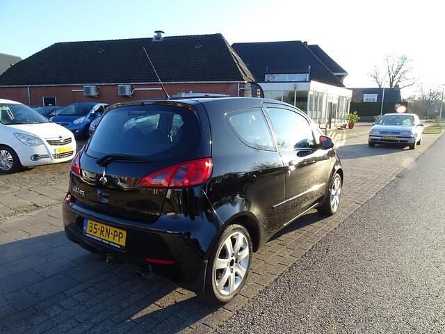 Occasion Mitsubishi Colt Invite 95 PK (69 kW) 2005 Zwart Hatchback