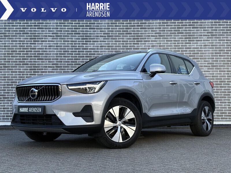 Grijs Gebruikt 2023 Volvo XC40 Core SUV | € 37.694 (Eerlijke prijs) - Afbeelding 1/4