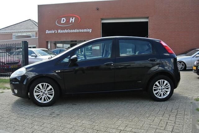 Zwart Gebruikt 2006 Fiat Grande Punto Emotion Hatchback | € 799 (Goede deal) - Afbeelding 1/4