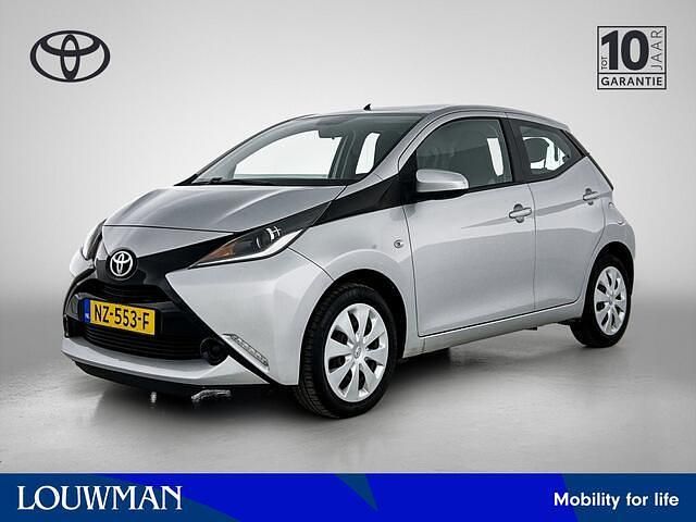 Occasion Toyota Aygo X-play 69 PK (50 kW) 2015 Grijs (metallic) Hatchback
