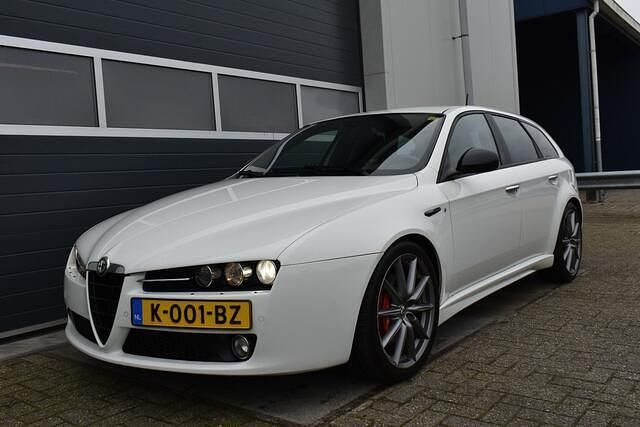 Wit Gebruikt 2009 Alfa Romeo 159 Distinctive Stationwagen | € 7.750 (Eerlijke prijs) - Afbeelding 1/4